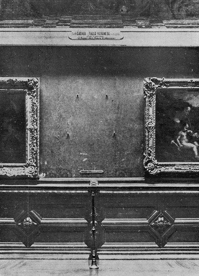 The vacant position of the Mona Lisa in the Salon Carré at the Louvre after its 1911 theft